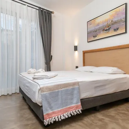 Moon Alaçatı Adults Only Otel 3*