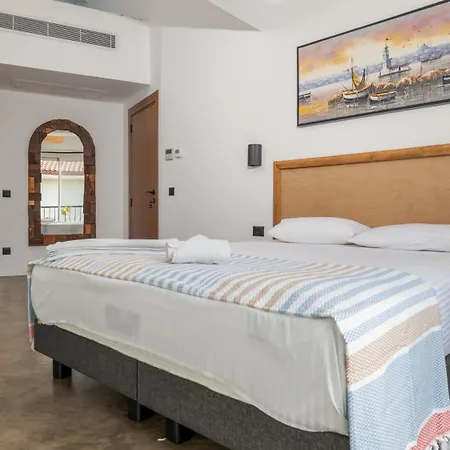 Moon Alaçatı Adults Only Çeşme