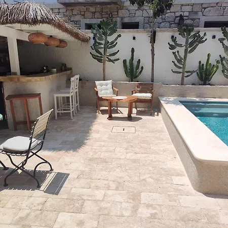 Moon Alaçatı Çeşme